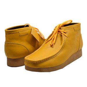 British Walkers New Castle Wallabee Style Boots Men's Yellow Leather